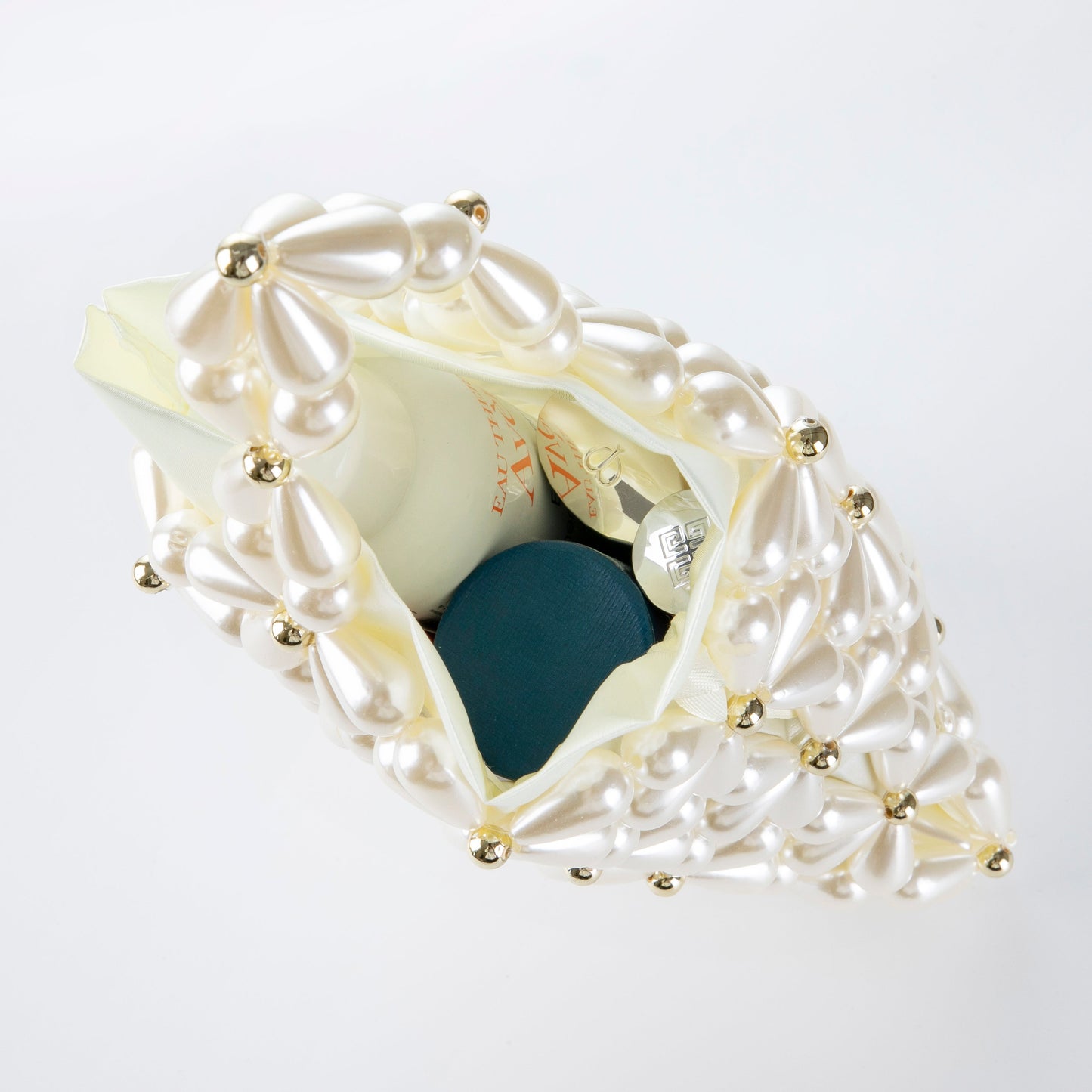 Hollow Snowflake Pearl Purse